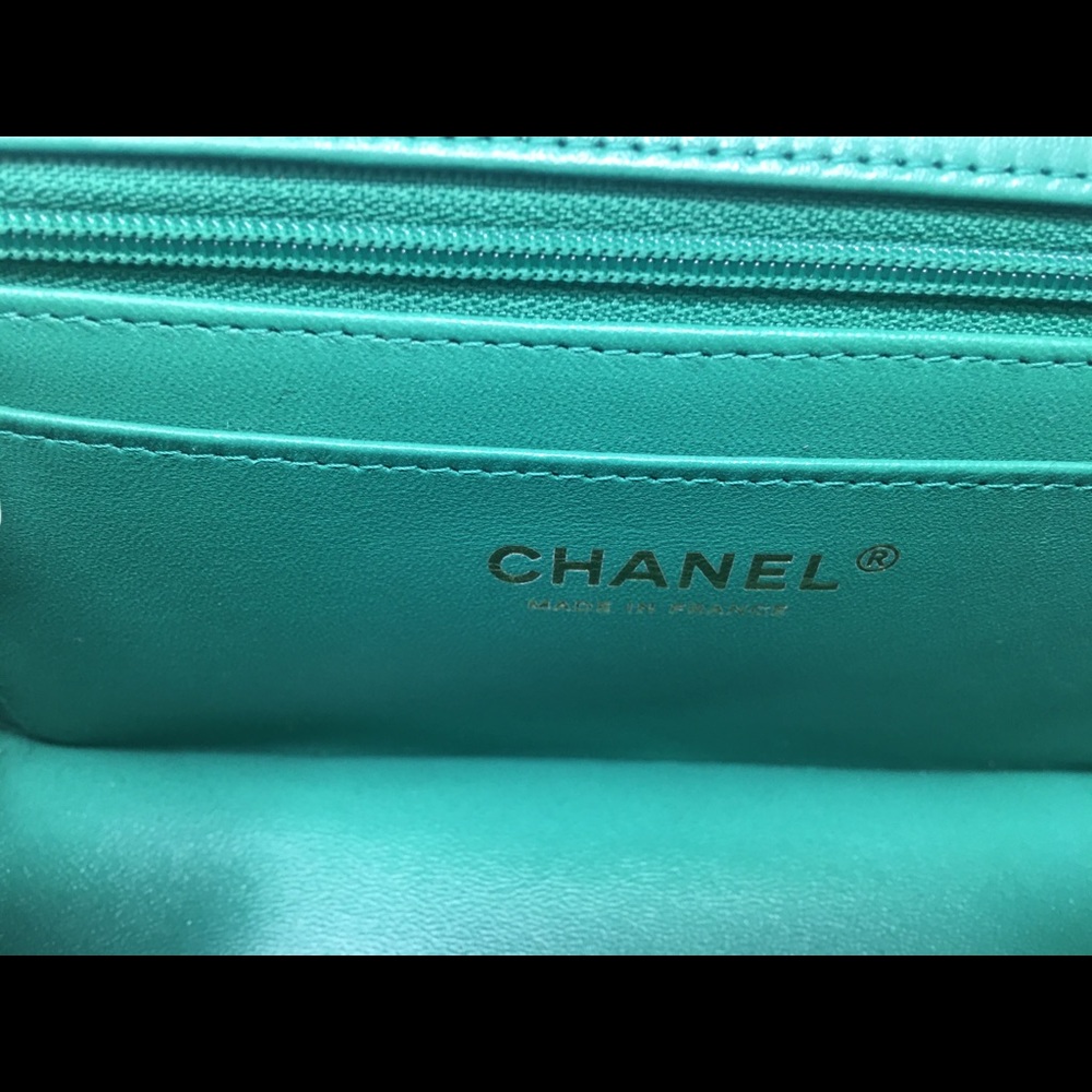 SOLD❤️22A Chanel emerald green top handle mini LGHW - Picture 11 of 16